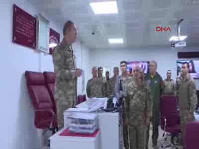 Genelkurmay Başkanı Akar, sınır hattında