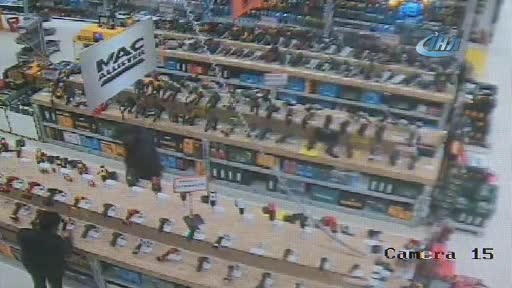 Bursa'da AVM'deki hırsızlık güvenlik kamerasında
