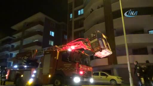 Bursa'da boşanmak isteyen eşine sinirlenen şahıs ailesini rehin aldı