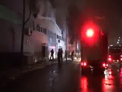 Bursa'da perde fabrikası alevlere teslim oldu