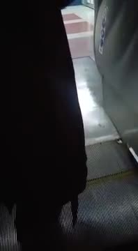 Ankara Metrosu'nda görenleri şaşırtan olay