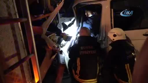 Bursa'da can pazarı! Alkollü kamyonet sürücüsü TIR'a çarptı