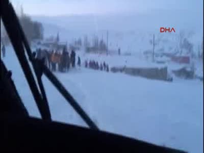 Hamile kadını Mehmetçik kurtarıldı