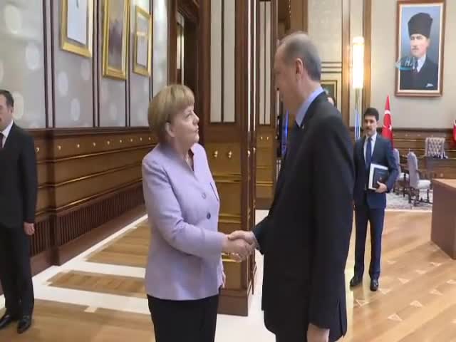 Merkel 'İslamist terör' deyince Erdoğan tepki gösterdi