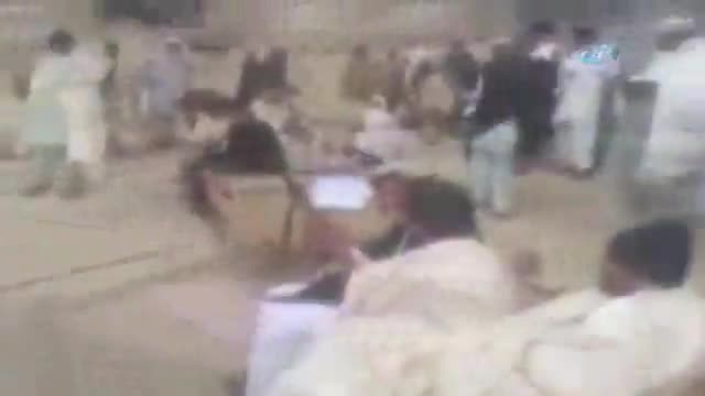 Havaya rastgele ateş açan Pakistanlılar