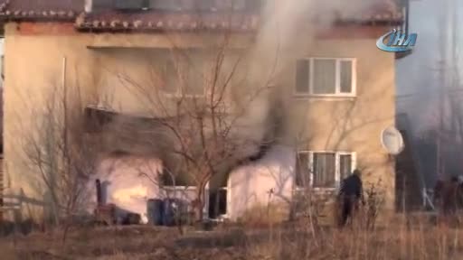 Bursa'da çakmakla oyun evi yaktı