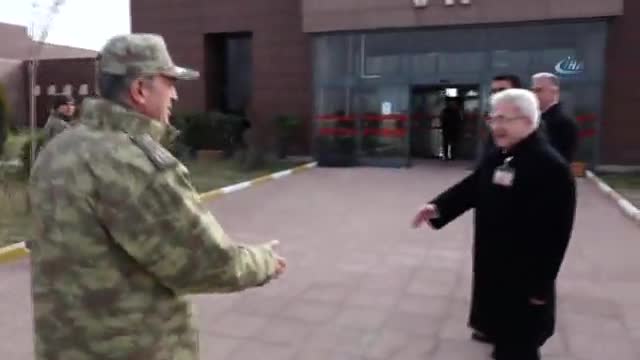 Fırat Kalkanı harekat merkezini ziyaret etti