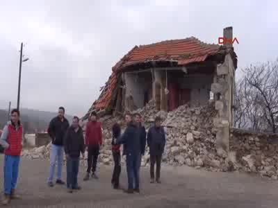 Deprem köylerde hasara yol açtı