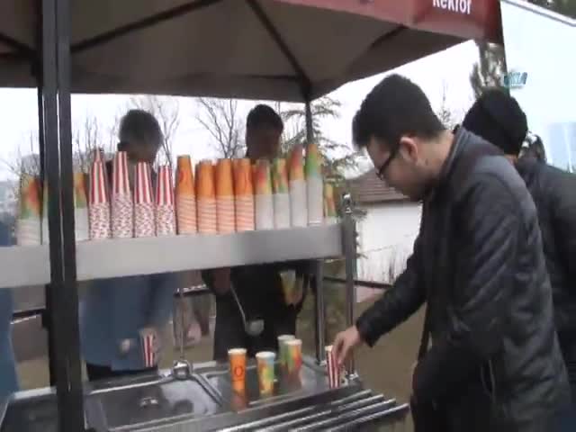 Üniversite öğrencilerine 'hoşgeldiniz' ikramı