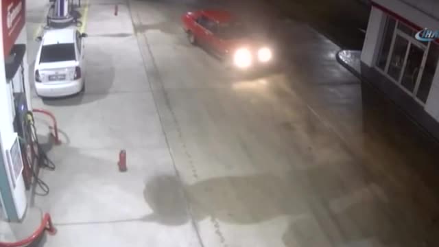 Benzinliğe silahlı gasp girişimi