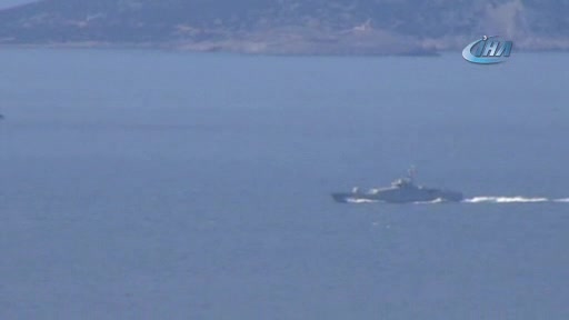 Türk ve Yunan botları burun buruna geldi