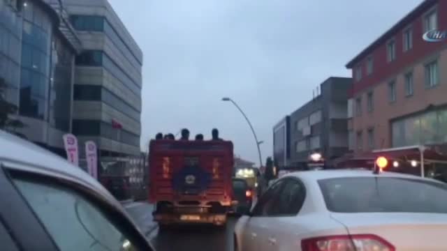 Kamyon kasasında tehlikeli yolculuk kamerada