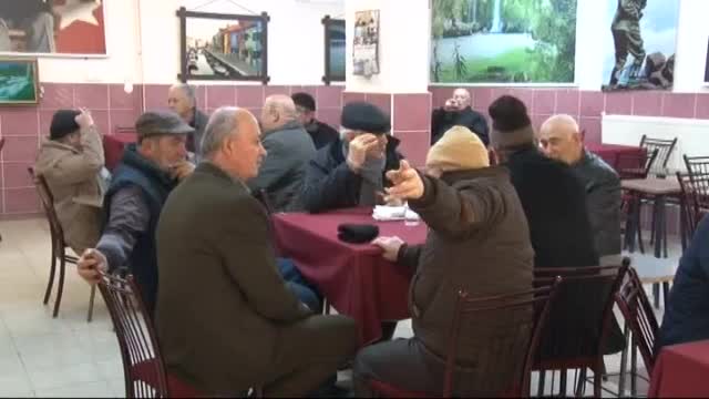 Bu kahvehaneye erkeklerin girmesi yasak
