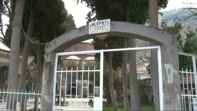 Cemaat tarihi camiye girmeye korkuyor