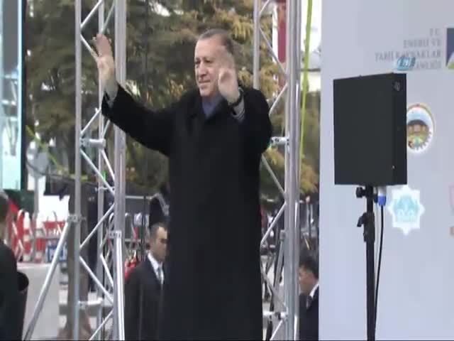 Referandum şarkısı ilk kez çalındı