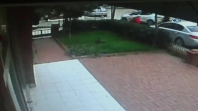 Kadıköy'de yaşanan silahlı çatışma sonrası yaşananlar kamerada