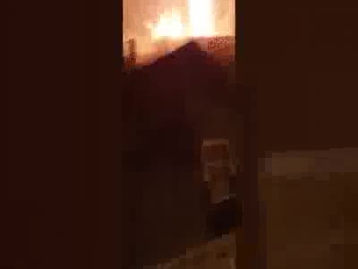 Caminin çatısı alev alev yandı