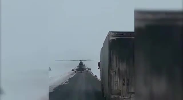 Kazakistan'da yol sormak için helikopter indirdiler!