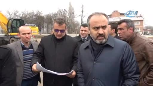 Bursa İnegöl'de eski hal binasının yıkımı başladı