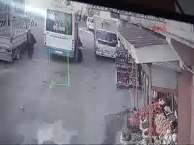 Midibüsün çarptığı Suriyeli çocuk hayatını kaybetti