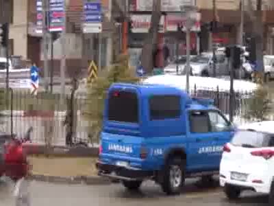 Yapımcı yönetmen Murat Erakalın Bursa'da gözaltına alındı