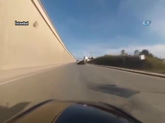 Driftçi trafik magandası kamerada
