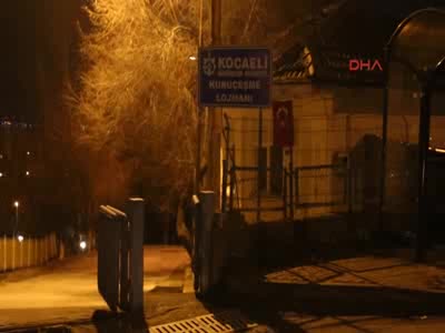 Kimsesizler evinde tartışma! Başına bıçak saplandı