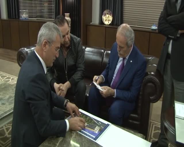 Ünlülerin doktorundan Bursa Harmancık'a okul