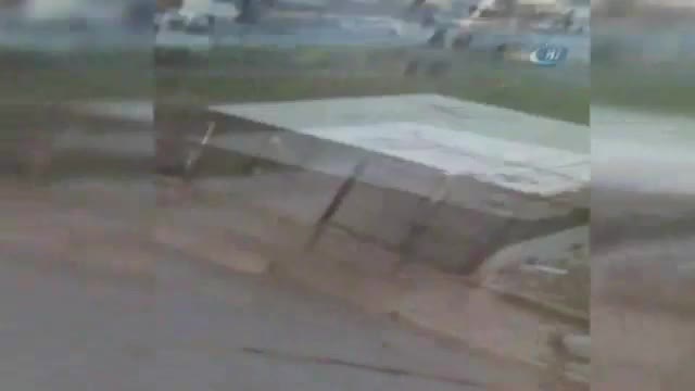Kamyonu üzerine sürdü, sonra sopayla kovaladı