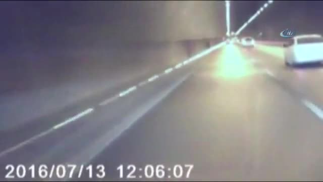 İzmir'de tünelde dehşete düşüren kaza