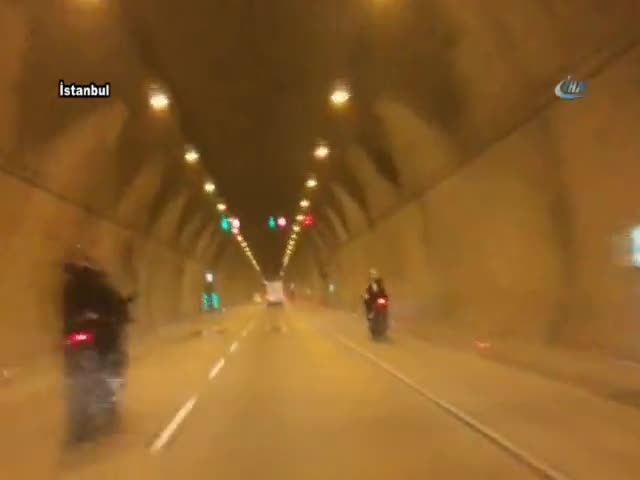 Bunlar da motosikletli magandalar