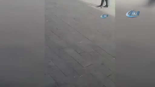 Liseli kızların kavgasını arkadaşları tarafından görüntülendi