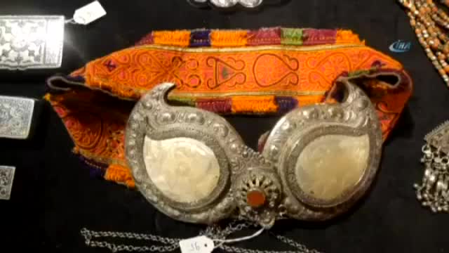 Osmanlı eserleri Paris'te müzayedede satışa sunuldu