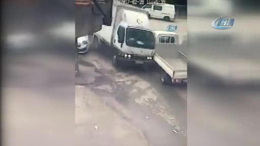 Bursa'da  freni patlayan kamyon dehşet saçtı