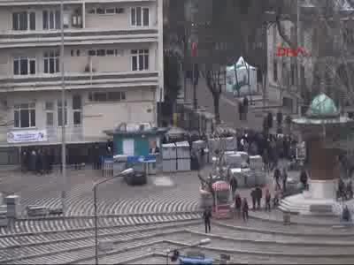 Bursa'da sistem arızası yüzünden hacı adayları kuyrukta bekledi