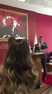Mersin Baro Başkanı Ali Er, kadın avukatı kürsüden itti
