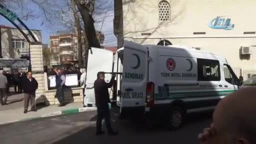 Bursa'da ölen kadın işçinin kardeşi: "Arkandan gözyaşı döken bu kalabalık umarım okuduğun kitaba cevap olmuştur"