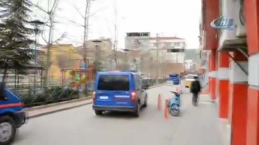 Bursa'da yakalanan tarihi İncil kaçakçıları adliyeye sevk edildi