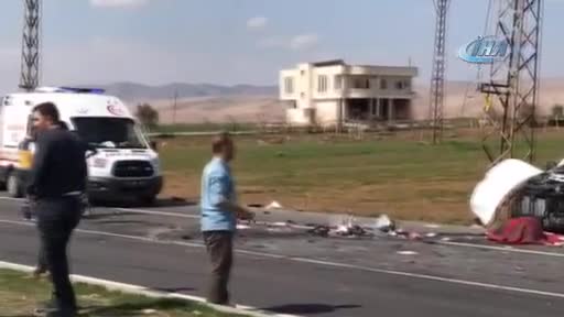 İpekyolu'nda trafik kazası: 1 ölü, 10 yaralı