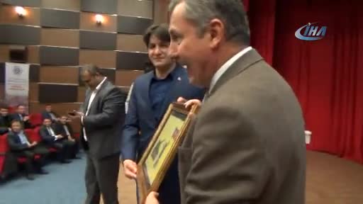 Özdağ: Liderlere darbe haberini ben verdim