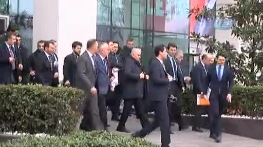 Başbakan Yıldırım, AK Parti İstanbul İl Başkanlığından ayrıldı