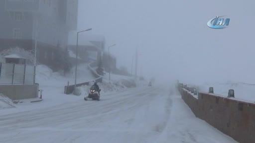 Bursa Uludağ'a kar yağdı