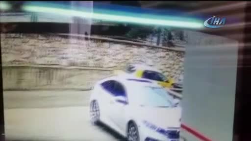 Bursa'da taksi şoförüne gasp kamerada