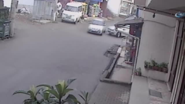 Zonguldak'ta ezilmekten saniyelerle kurtuldu