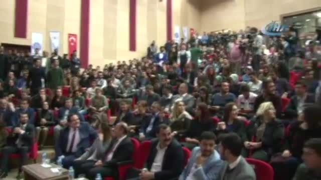 Bakan Çavuşoğlu'na üniversitede büyük sürpriz