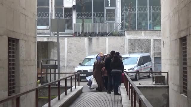 Bursa'da FETÖ operasyonunda gözaltına alınan 13 kadın şüpheli adliyeye sevk edildi