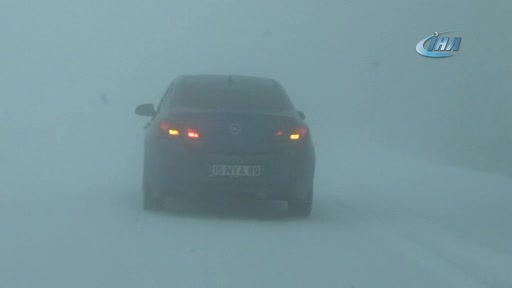 Bursa Uludağ'da kar sürprizi yaşandı, araçlar yollarda kaldı