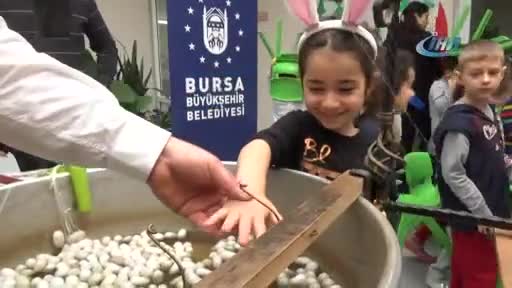 Minik öğrenciler Bursa ipeğini öğreniyor