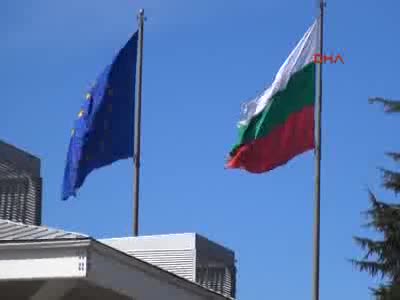 Bulgaristan'da göstericiler sınırı kapattı!