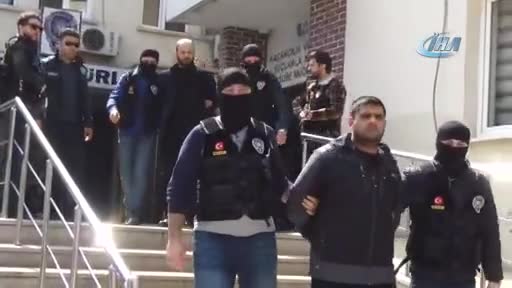 Bursa'da güle oynaya adliyeye gittiler